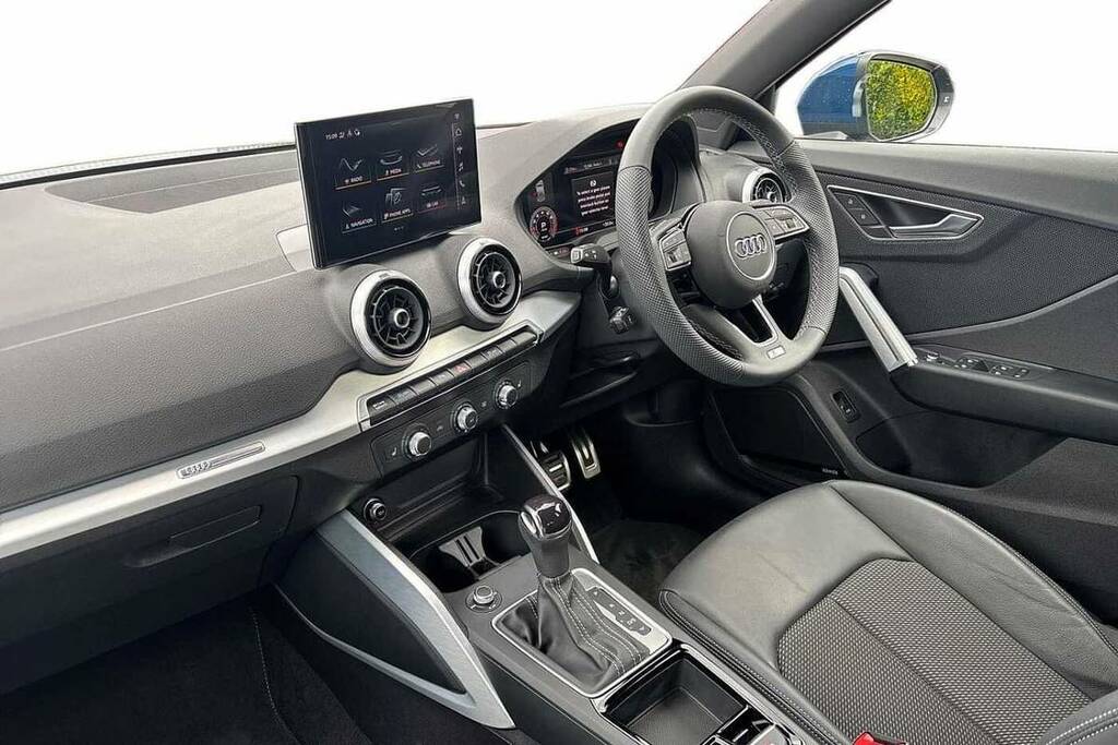 Audi Q2 35 Tfsi S Line S Tronic BM25JNO Blue #2