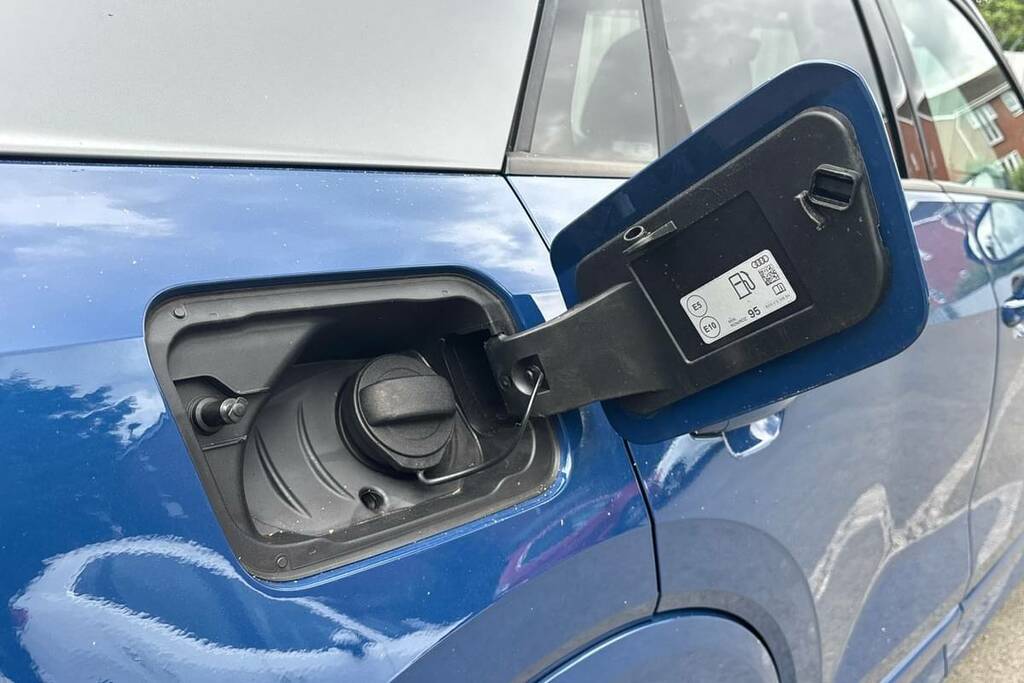 Audi Q2 35 Tfsi S Line S Tronic BM25JNO Blue #6