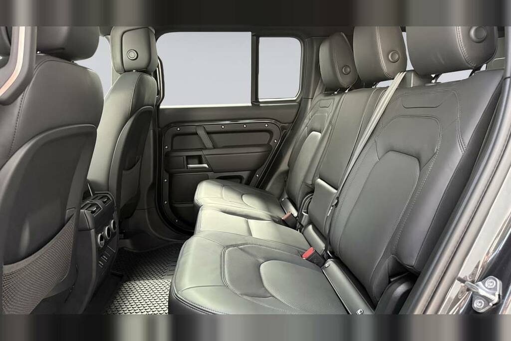Land Rover Defender 130 3.0 D350 X-dynamic Hse 130 Grey #4