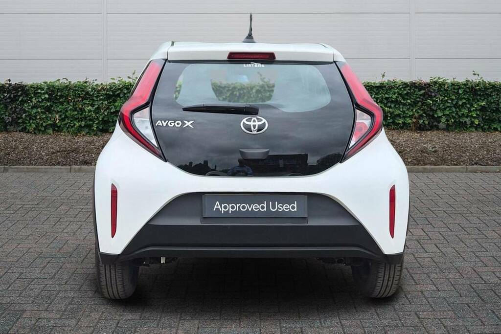 Toyota Aygo X 1.0 Vvt-i Pure FV72VFC White #4