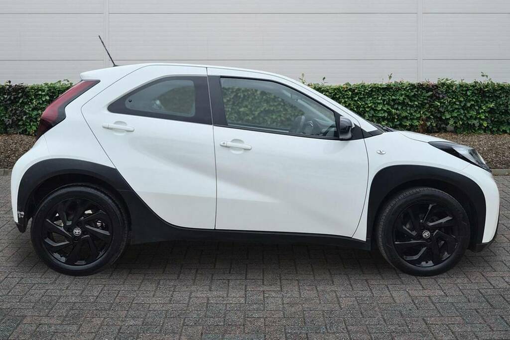 Toyota Aygo X 1.0 Vvt-i Pure FV72VFC White #5