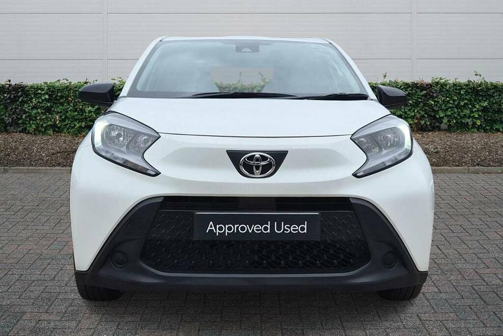 Toyota Aygo X 1.0 Vvt-i Pure FV72VFC White #3