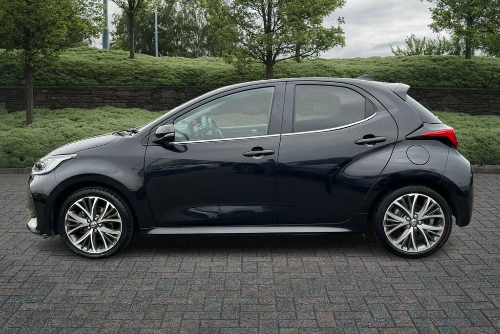 Toyota Yaris 1.5 Hybrid Excel Cvt BJ73TTK Black #4