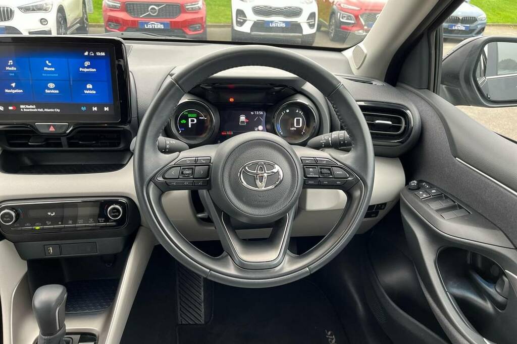 Toyota Yaris 1.5 Hybrid Excel Cvt BJ73TTK Black #6