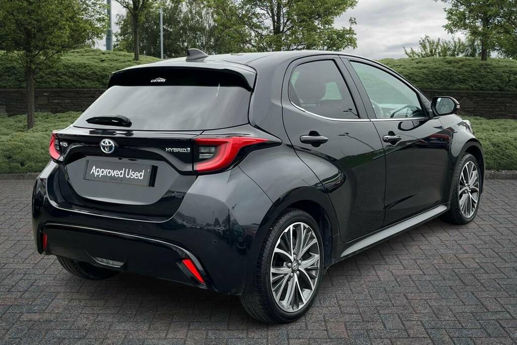 Toyota Yaris 1.5 Hybrid Excel Cvt BJ73TTK Black