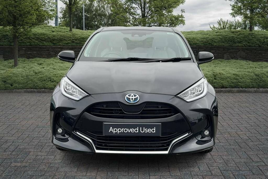 Toyota Yaris 1.5 Hybrid Excel Cvt BJ73TTK Black #2