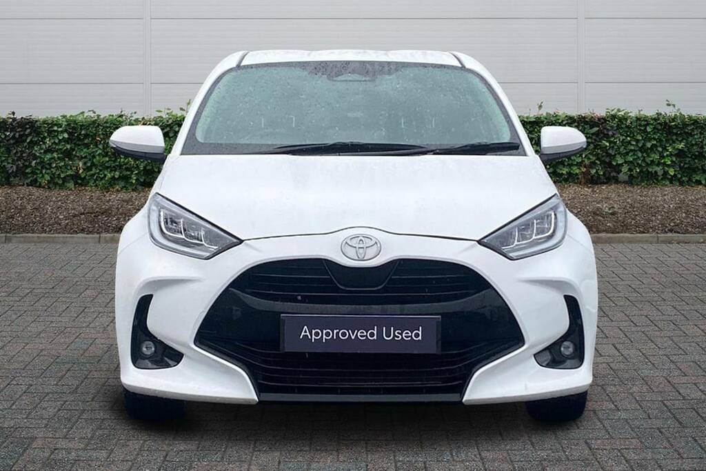 Toyota Yaris 1.5 Hybrid Design Cvt  #3