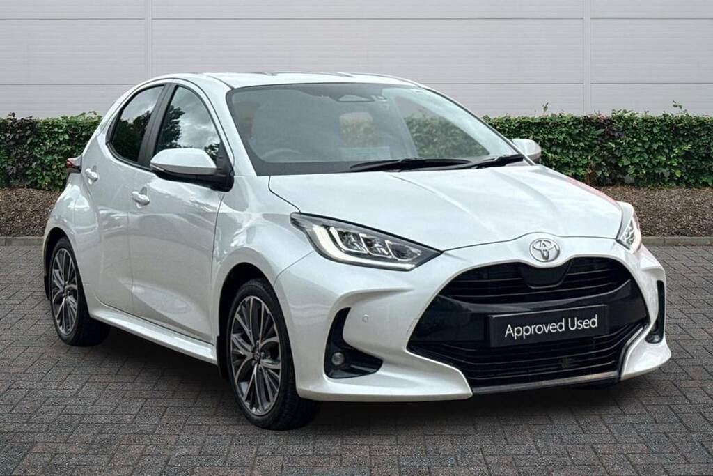 Toyota Yaris 1.5 Hybrid Excel Cvt White