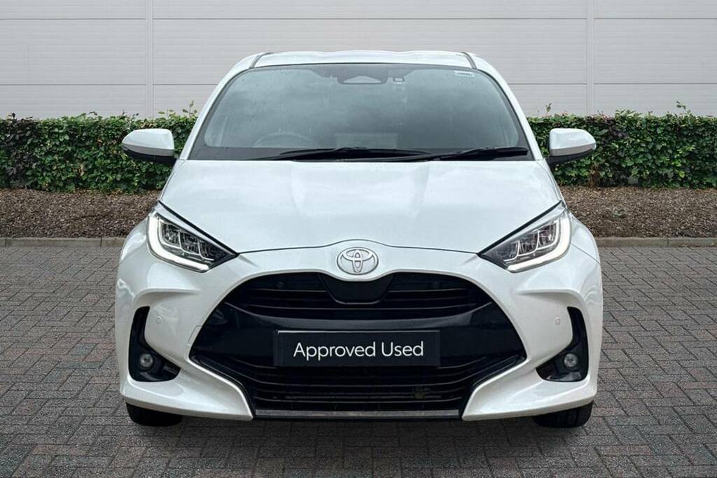 Toyota Yaris 1.5 Hybrid Excel Cvt White #3