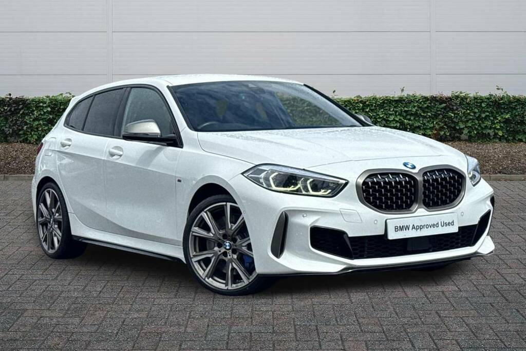 BMW 1 Series M135i Xdrive Step White