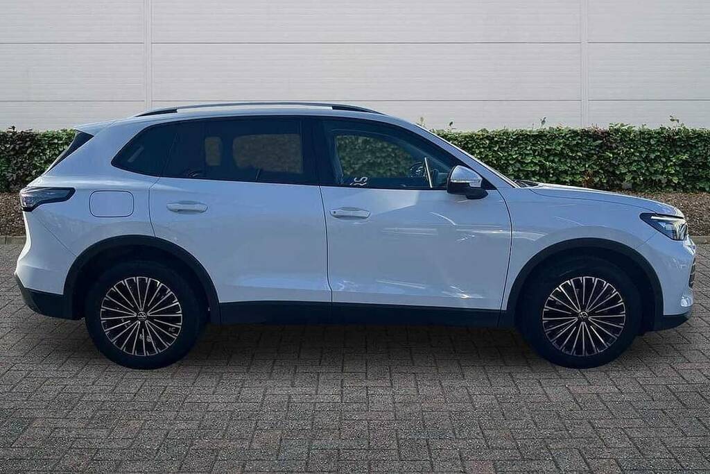 Volkswagen Tiguan 1.5 Etsi Match Dsg VU24OVK White #4
