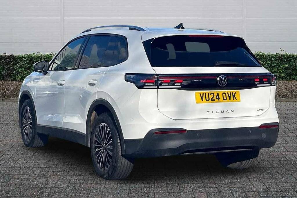 Volkswagen Tiguan 1.5 Etsi Match Dsg VU24OVK White #3