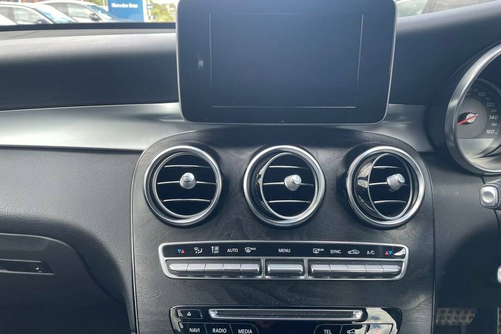 Mercedes-Benz GLC Class Glc 250D 4Matic Amg Line 9G-tronic KR17YXM Grey #3