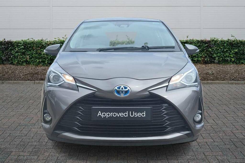 Toyota Yaris 1.5 Hybrid Icon Tech Cvt LY19NFT Brown #3