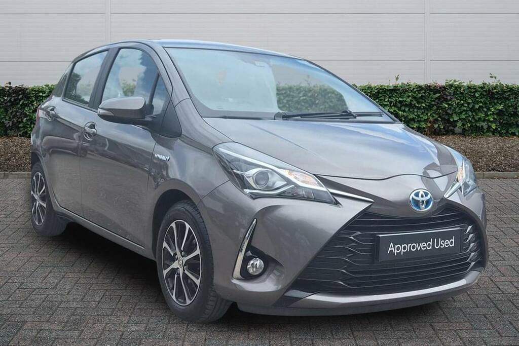 Toyota Yaris 1.5 Hybrid Icon Tech Cvt Brown