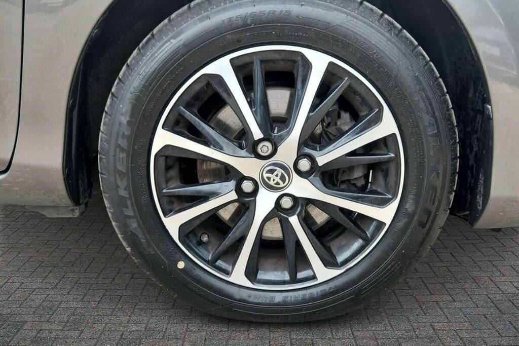 Toyota Yaris 1.5 Hybrid Icon Tech Cvt LY19NFT Brown #6