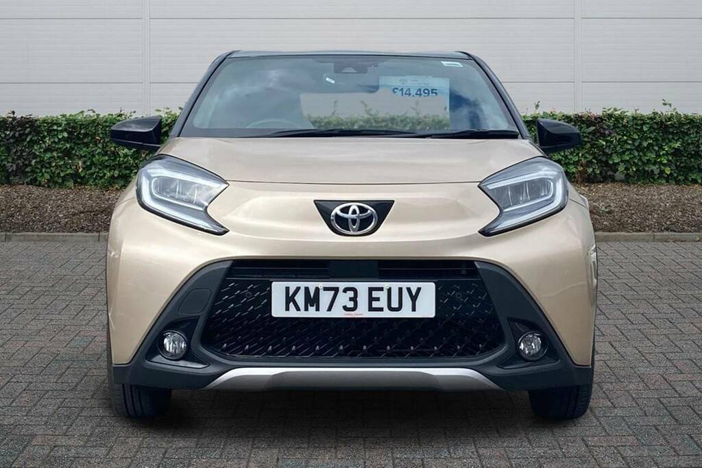 Toyota Aygo X 1.0 Vvt-i Exclusive KM73EUY Beige #3