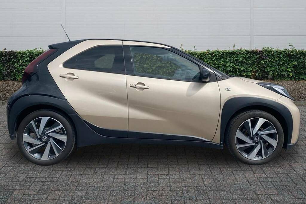 Toyota Aygo X 1.0 Vvt-i Exclusive KM73EUY Beige #5