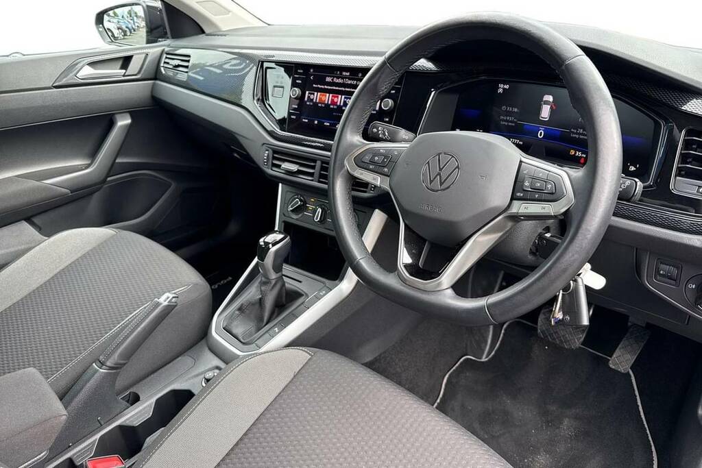 Volkswagen Polo 1.0 Tsi Life Dsg  Black #4