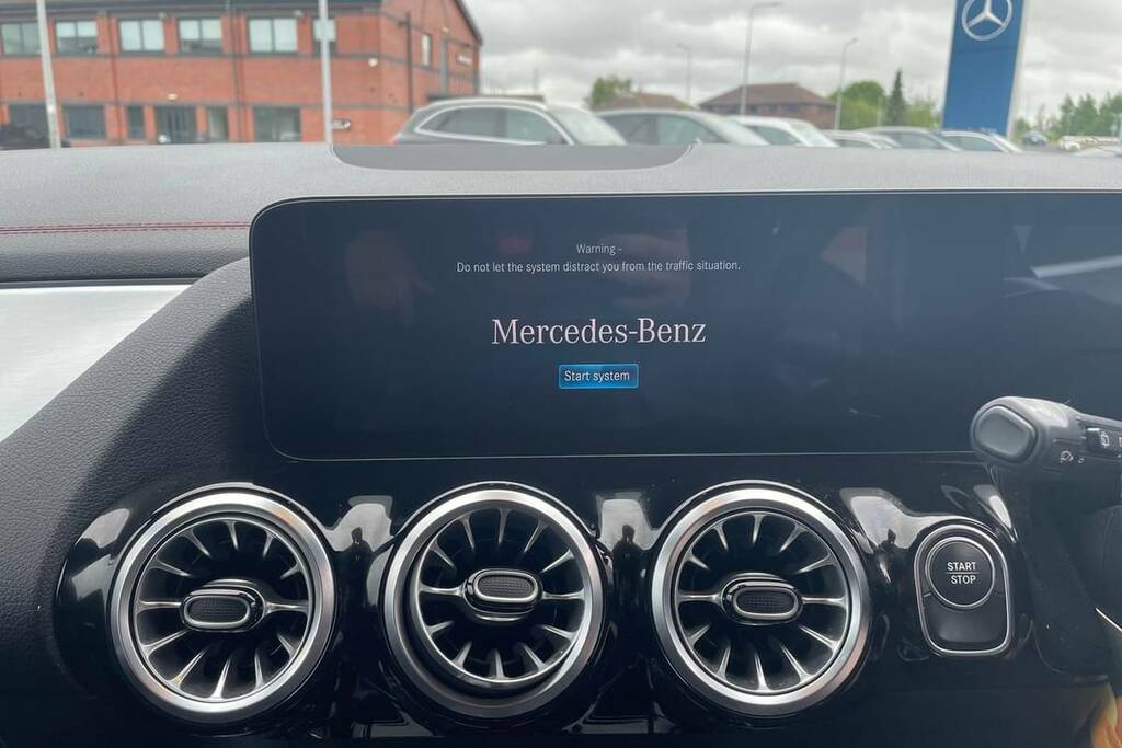 Mercedes-Benz EQA 250 140Kw Amg Line 66.5Kwh Black #3