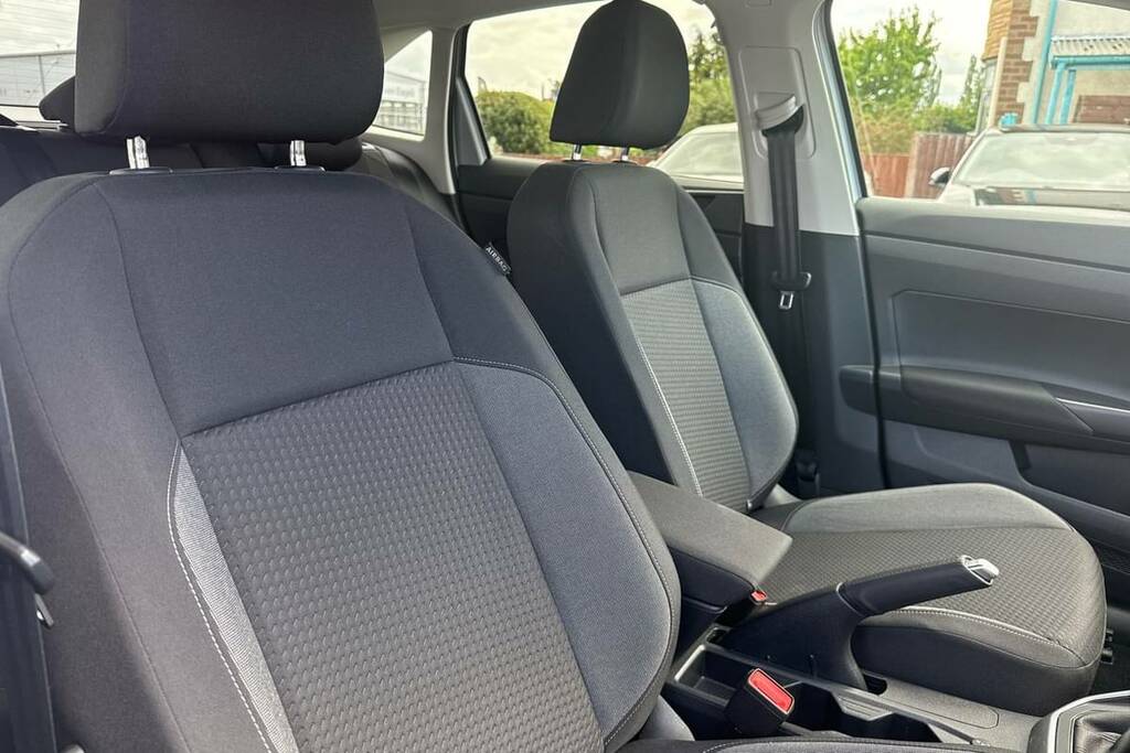Volkswagen Taigo 1.0 Tsi Match Silver #6