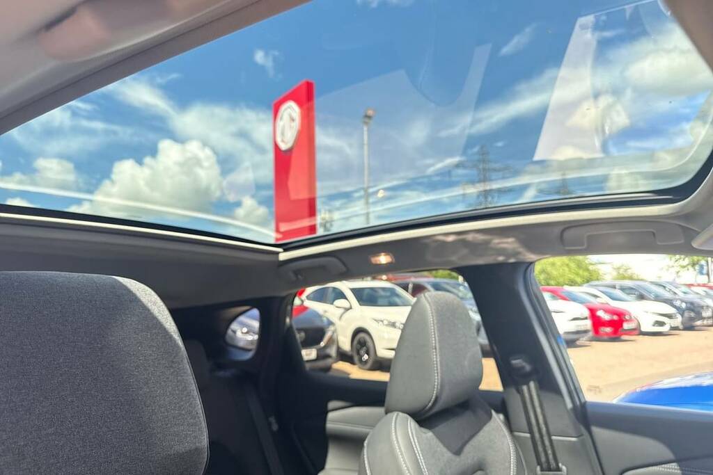 Nissan Qashqai 1.3 Dig-t Mh N-connecta OW74PLX #6