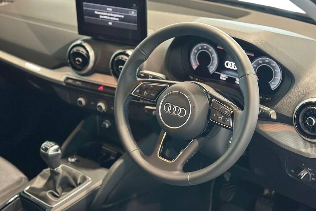 Audi Q2 30 Tfsi 116 Sport BV25HJO Black #4