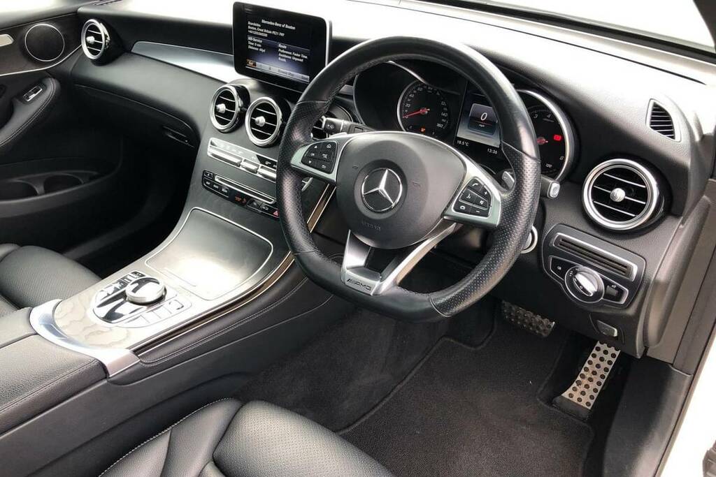Mercedes-Benz GLC Class 250 4Matic Amg Night Edition 9G-tronic White #4