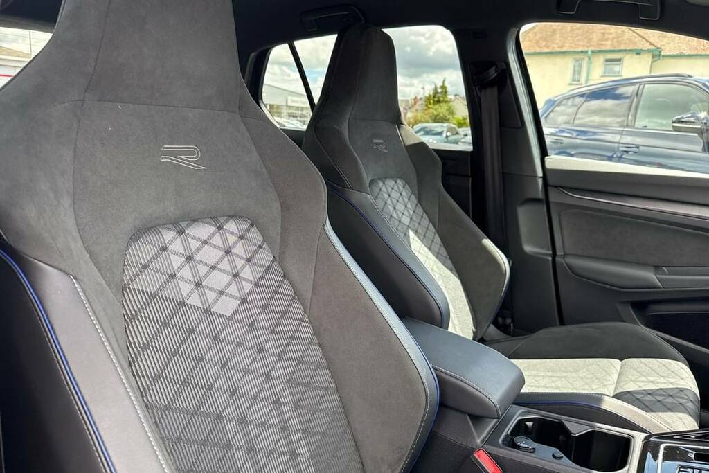 Volkswagen Golf 1.5 Etsi 150 Black Edition Dsg KN75GBU Black #6