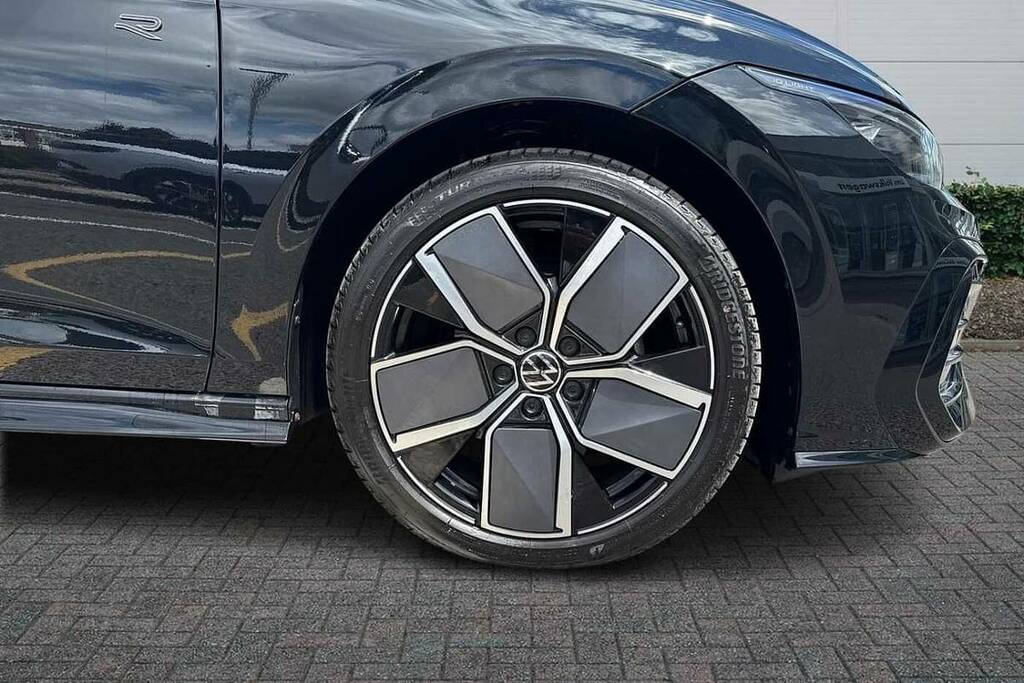 Volkswagen Golf 1.5 Etsi 150 Black Edition Dsg KN75GBU Black #5
