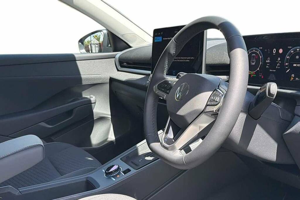 Volkswagen T-Roc 1.5 Etsi 150 Life Dsg FH26EGV Black #6