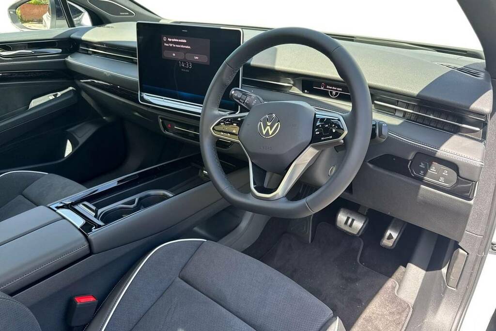 Volkswagen ID.7 210Kw Match Pro Plus 77Kwh White #4