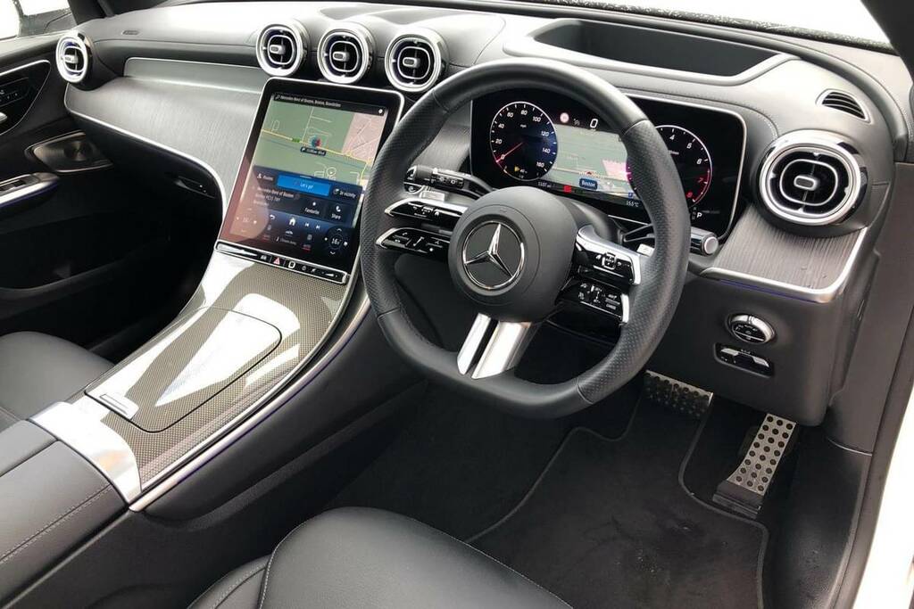 Mercedes-Benz GLC Class 300 4Matic Amg Line Premium Plus 9G-tronic BA24YKH White #4