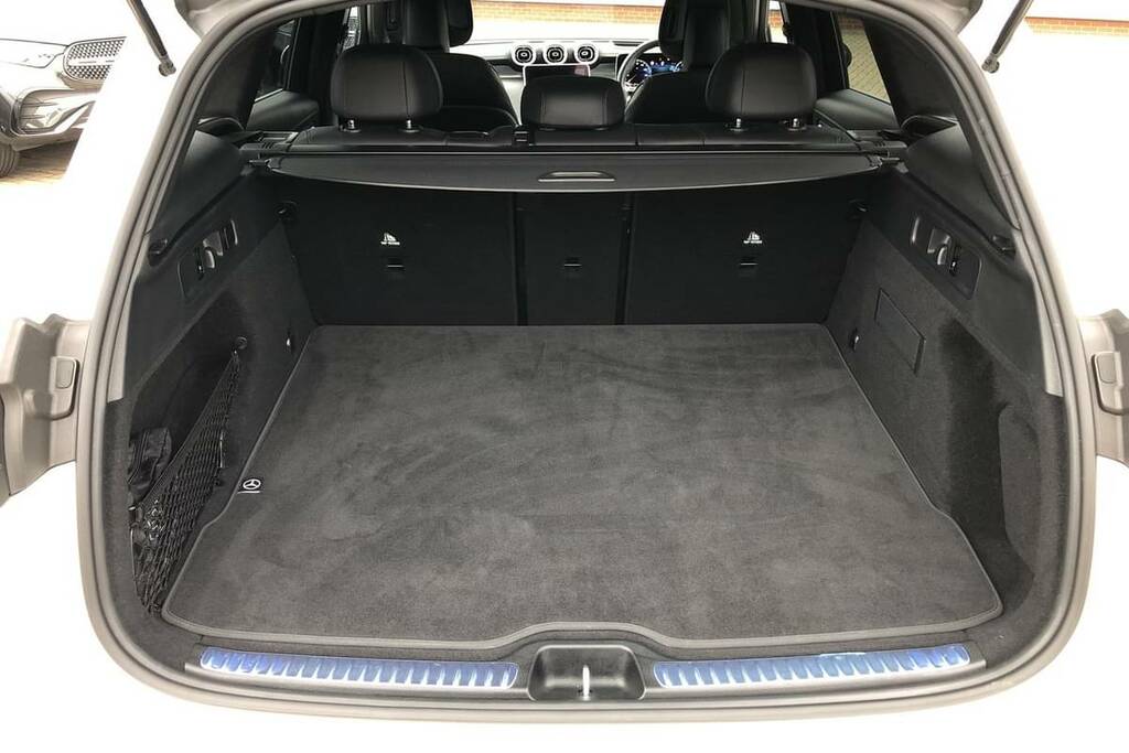 Mercedes-Benz GLC Class 300 4Matic Amg Line Premium Plus 9G-tronic BA24YKH White #2