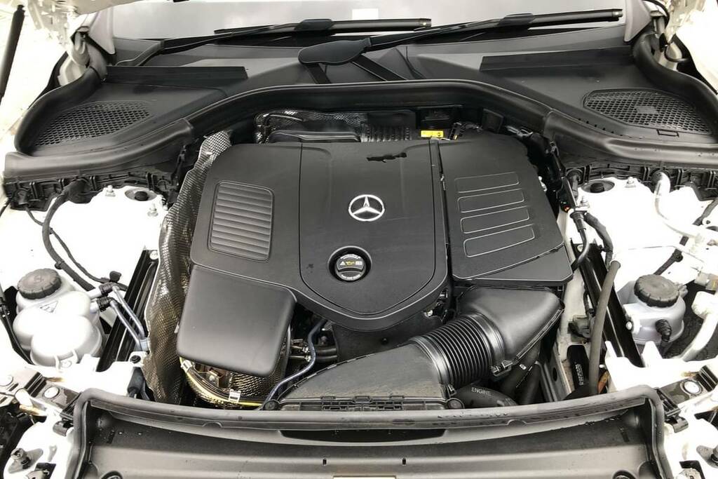 Mercedes-Benz GLC Class 300 4Matic Amg Line Premium Plus 9G-tronic BA24YKH White #5
