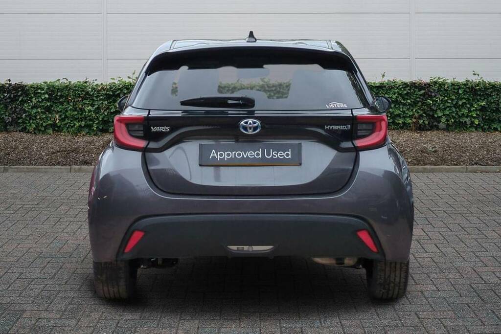 Toyota Yaris 1.5 Hybrid Design Cvt Grey #4