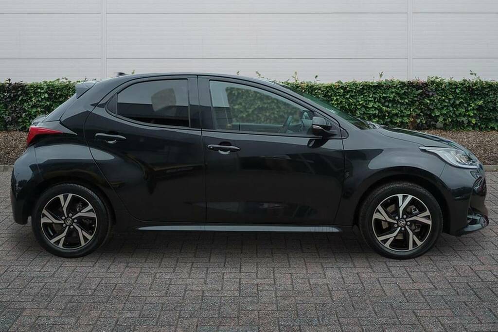 Toyota Yaris 1.5 Hybrid Design Cvt Black #5