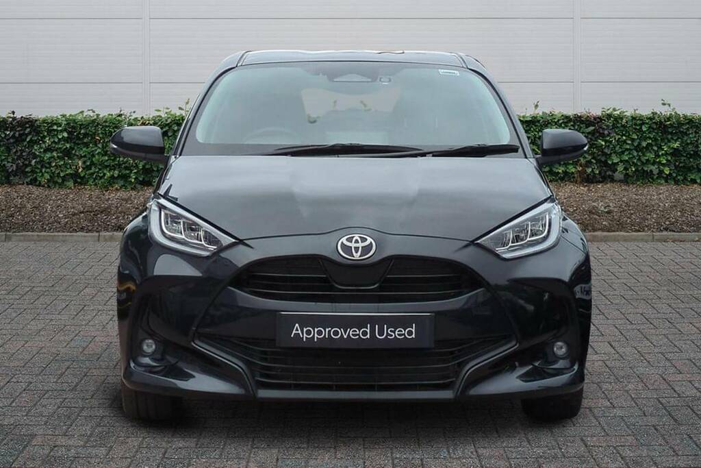 Toyota Yaris 1.5 Hybrid Design Cvt Black #3