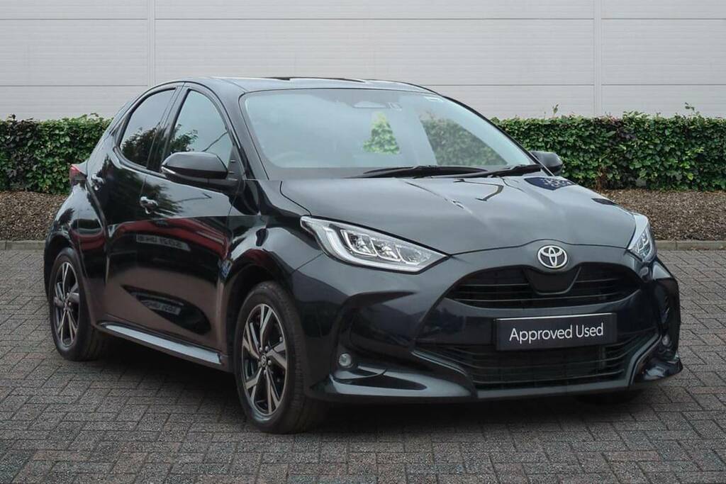Toyota Yaris 1.5 Hybrid Design Cvt Black