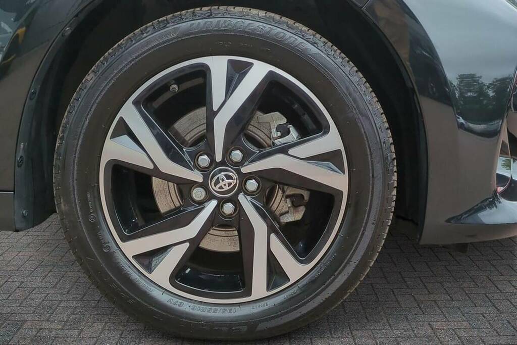 Toyota Yaris 1.5 Hybrid Design Cvt Black #6