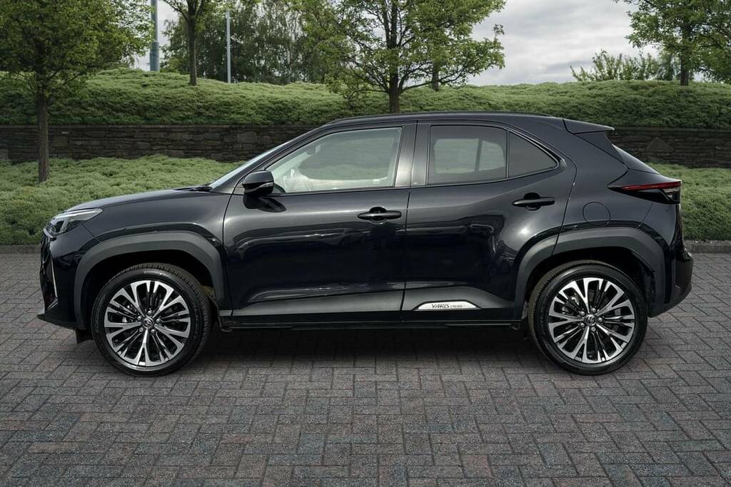 Toyota Yaris Cross 1.5 Hybrid Excel Cvt FR73CJJ Black #4