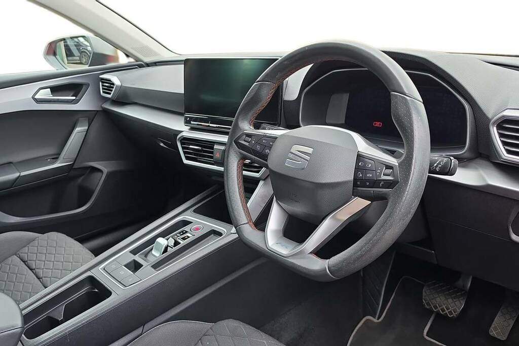 Seat Leon 1.5 Etsi 150 Fr Dsg YS70HFL Red #4