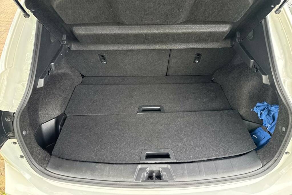 Nissan Qashqai 1.3 Dig-t 160 Tekna Dct DL69NUU White #2