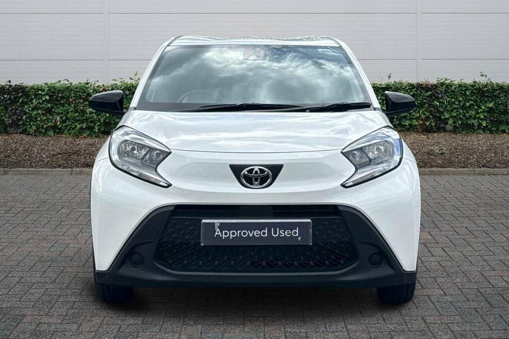 Toyota Aygo X 1.0 Vvt-i Pure VK75LGY White #3