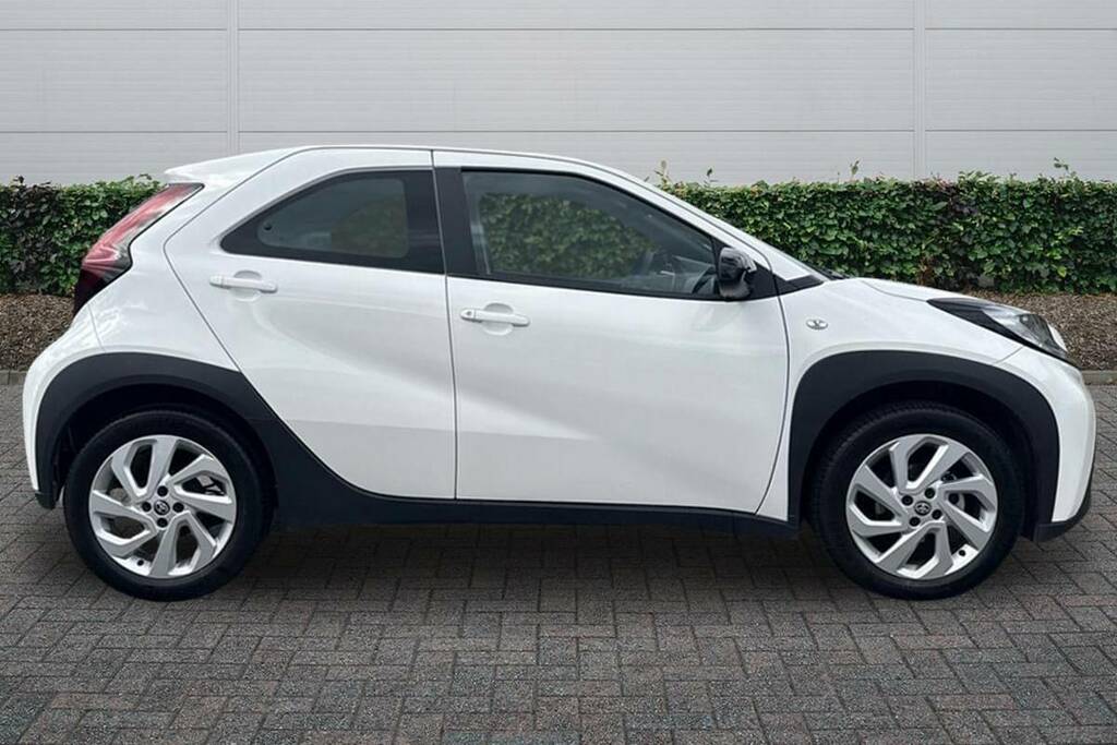 Toyota Aygo X 1.0 Vvt-i Pure VK75LGY White #5