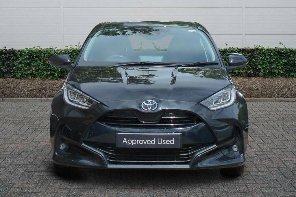 Toyota Yaris 1.5 Hybrid Design Cvt BN24XAJ Black #3