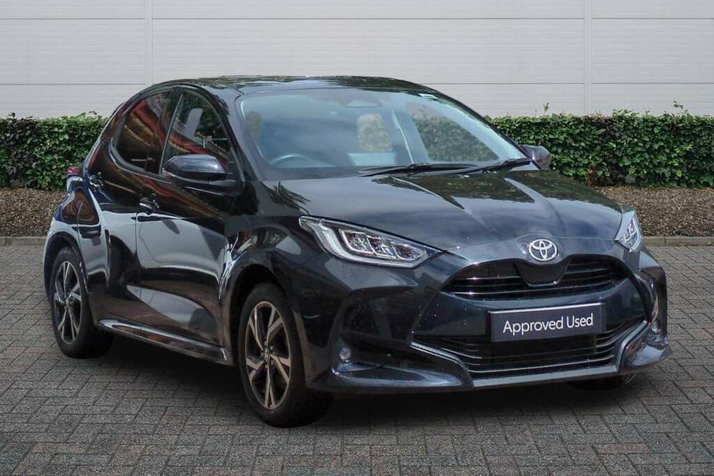 Toyota Yaris 1.5 Hybrid Design Cvt Black