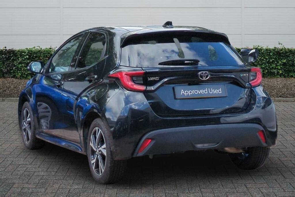 Toyota Yaris 1.5 Hybrid Design Cvt BN24XAJ Black #2