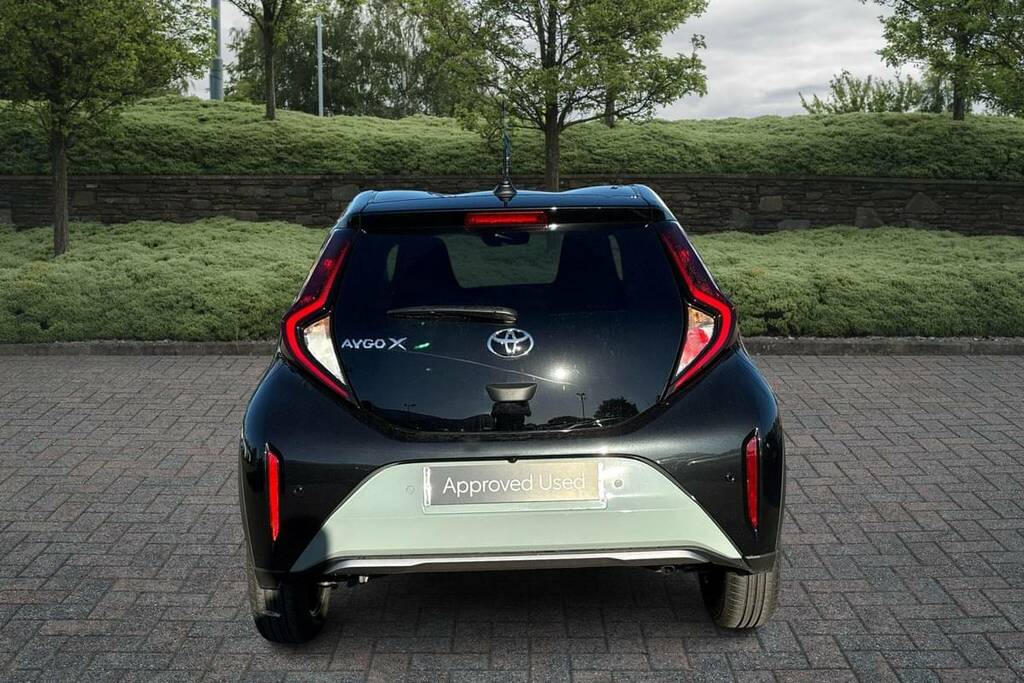 Toyota Aygo X 1.0 Vvt-i Exclusive Green #5