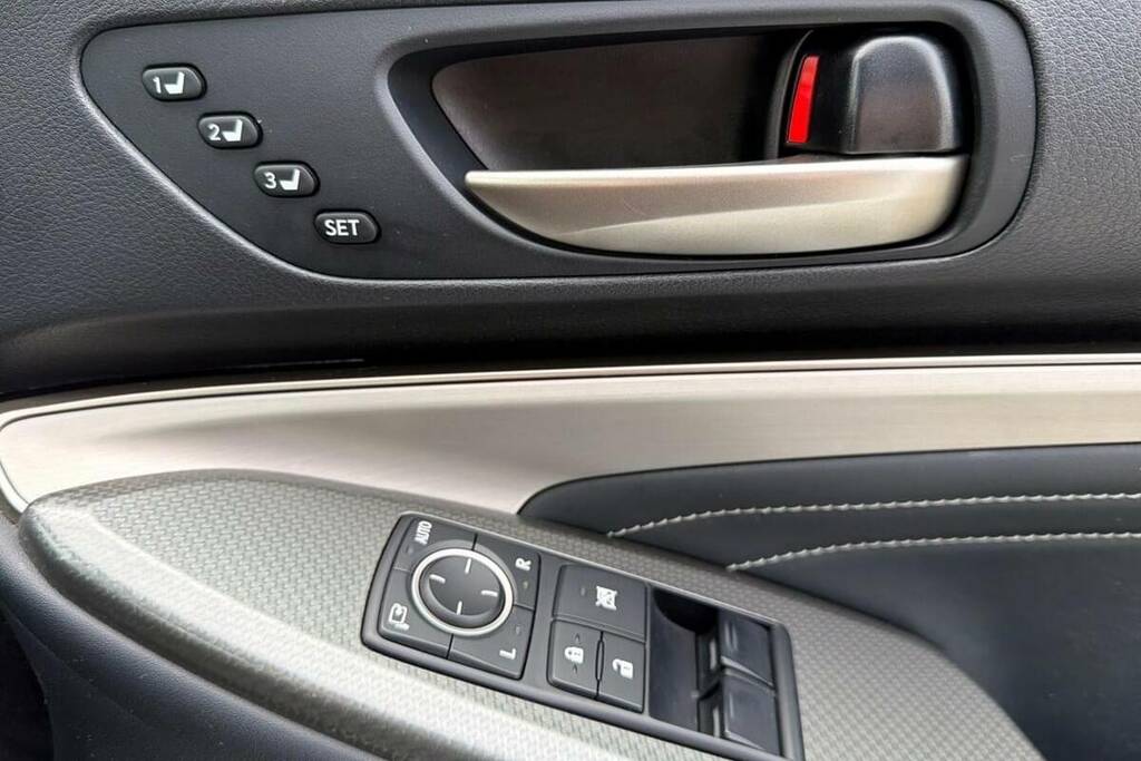 Lexus RC 300H 2.5 Luxury Silver #28